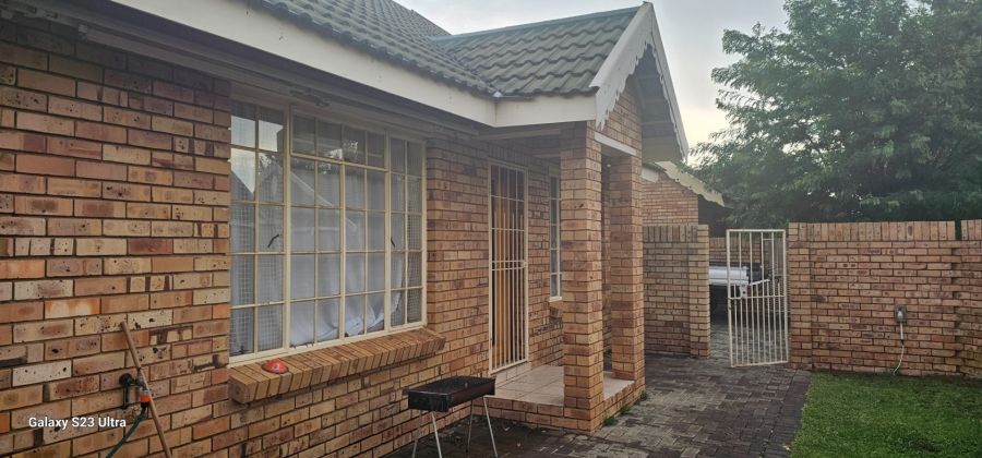 2 Bedroom Property for Sale in Heuwelsig Free State